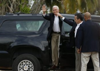 البيت الأبيض يطرد مرافقي نائب ترامب بسبب استضافتهم للنساء في غرفهم بدون اذن !