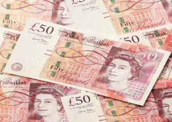 بسبب صديقته خسر مليون جنيه إسترليني