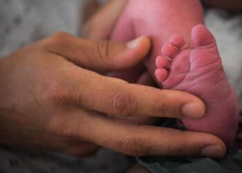 صدق أو لا تصدق.. حملت في رحمين منفصلين