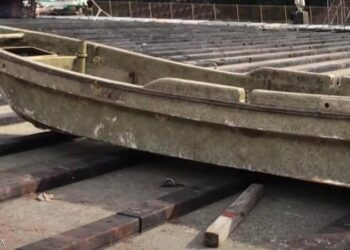 القارب العجيب.. اختفى 10 سنوات وعاد بـ”مفاجأة كبرى”