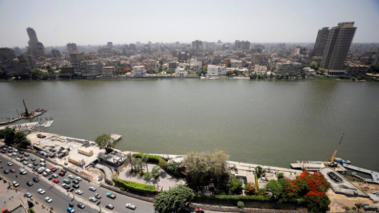 فريق طبي يستخرج جنينا من بطن رضيعة عمرها 7 أيام