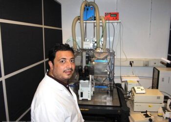 عالم مصري يكشف الأمراض الوراثية مبكرا