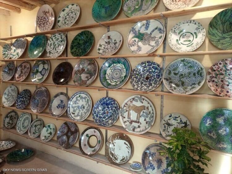 إبداع مصري بخبرة سويسرية يبحث عن زبائن