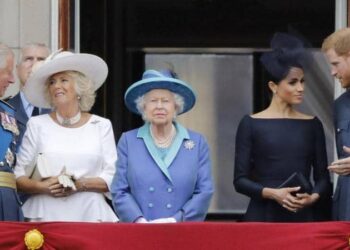 ملكة بريطانيا ترد على مقابلة هاري وميغان …