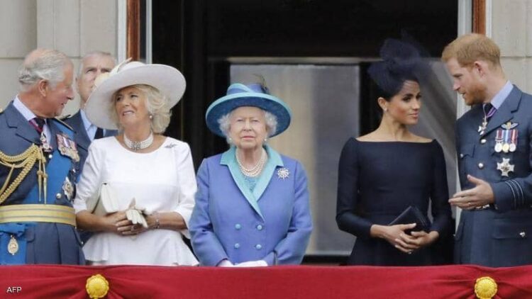 ملكة بريطانيا ترد على مقابلة هاري وميغان …